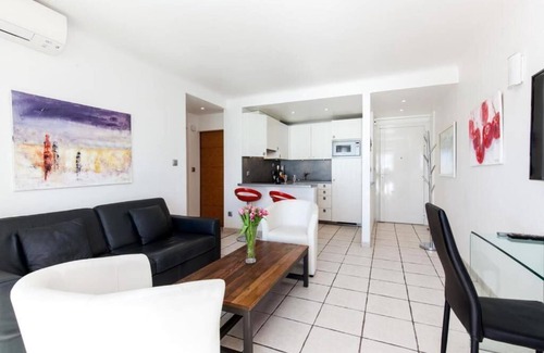 Le Suquet Apartment | Seafront - attractive 2-room apartment with large balcony