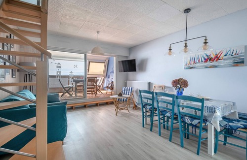 Pornichet Apartment | Seafront, flat under roofs for 4