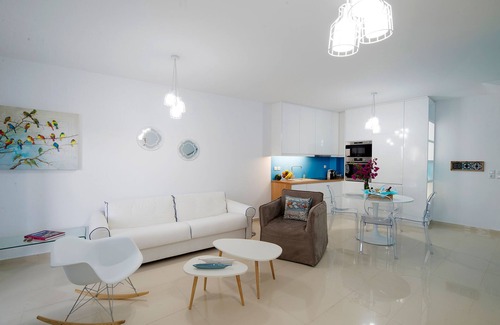 Mochlos House | Seafront house with Jacuzzi, 20 meters to the Beach and Restaurants in Mochlos