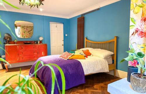 Herne Bay Apartment | Seafront Serenity - Stylish Home for 5