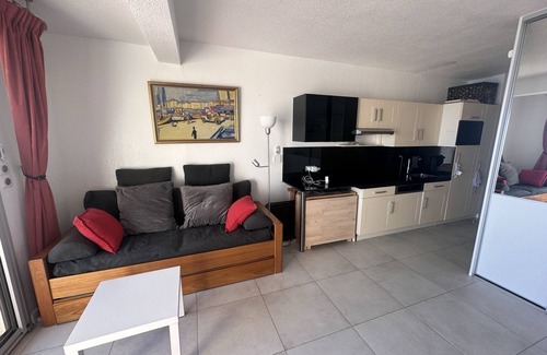 Toulon - Hyeres Apartment | Seafront studio with a stuning view, Résience Bona vue mer panaramique