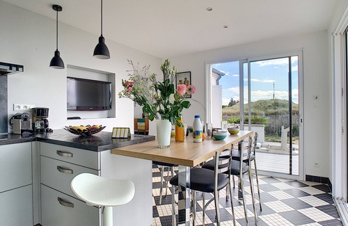 Hauteville-sur-Mer House | SEAFRONT VILLA SLEEPS 7