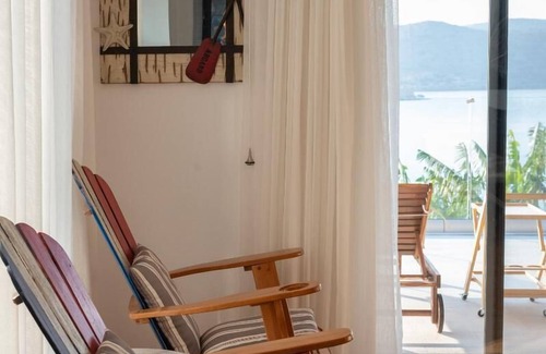 Kounelion Villa | Seafront Villa with a heated pool - Unique location