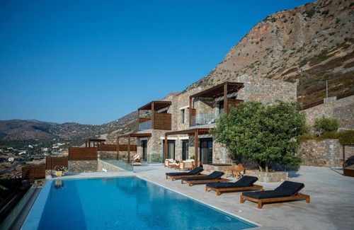 Kounelion Villa | Seafront Villa with a heated pool - Unique location
