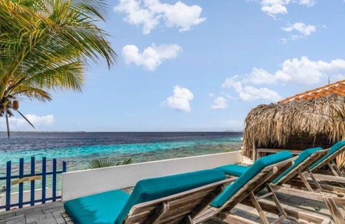 Hato Villa | Seafront Villa with Beautiful Tropical Garden 2 - 10 Persons