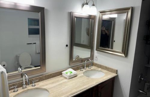 Central Naples Apartment | Seagate Cottage