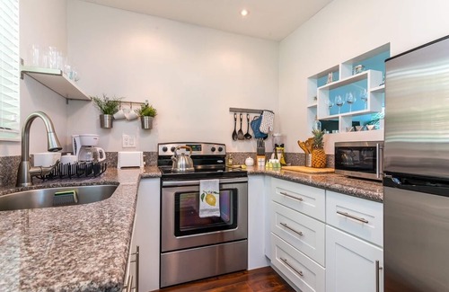 East Fort Lauderdale Apartment | Seagrape Villa Bella #1, Premier hosted Tropical Paradise