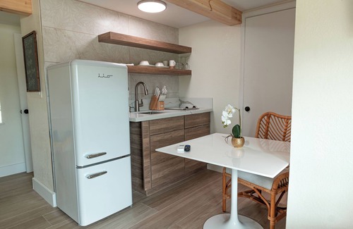 Fort Pierce Shores Hotel | Seahorse Beach Bungalows
