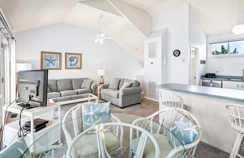 Ocean Sands House | Sealoft Village Retreat – Pool & Beach Access
