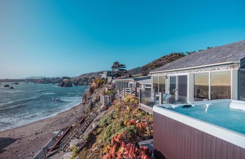 Sereno del Mar House | Seamist Beach Cottage, Private Beach & Ocean views