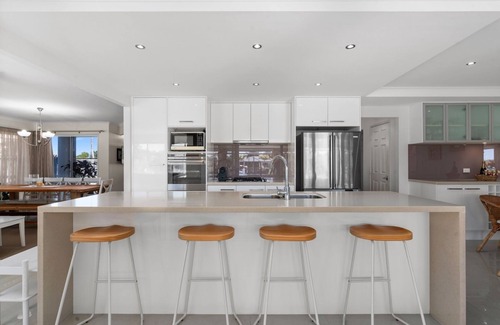 Banksia Beach House | Seanna Blue: Relax & Indulge on the canal