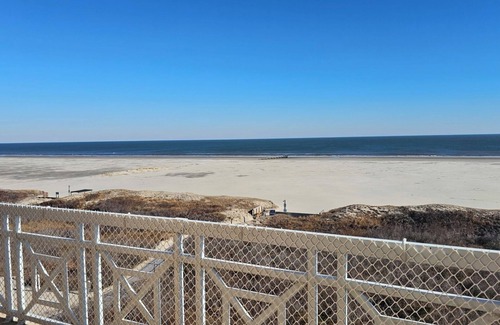 Diamond Beach Condo | Seapointe Village South Beach ocean front 3-bedroom condo in Wildwood Crest