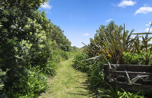 Waikanae House | Searenity - Waikanae Beach Holiday Home