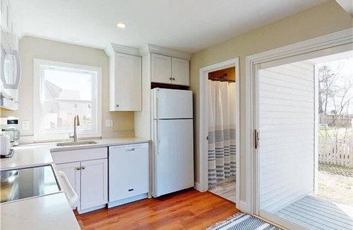 Pine Point House | Seas The Day | 3 Minute Walk to Beach | Outdoor Shower | Bayley Vacation Rentals