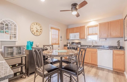 Del Haven House | Seas the Day! Lovely 3-bedroom, 1.5 bath home close to the beach