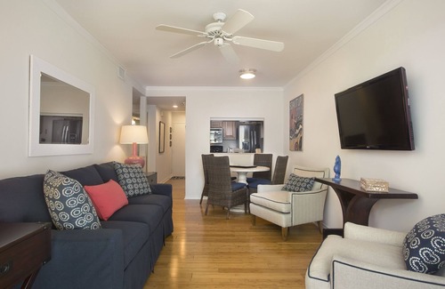 Truman Annex Condo | ~ SEAS THE DAY ~ Nestled in a gated community by Fort Zachary Taylor beach!