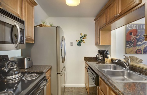 Truman Annex Condo | ~ SEAS THE DAY ~ Nestled in a gated community by Fort Zachary Taylor beach!
