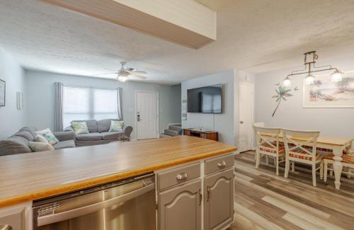 Bahama Beach House | Seas The Day, Pet Friendly Walk to beach!