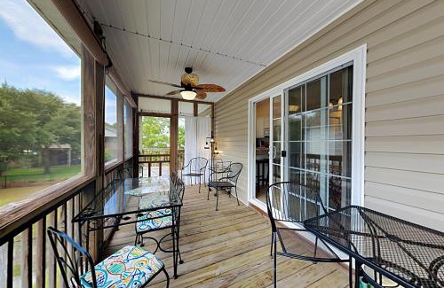 Tranquil Harbour House | Seas the Day