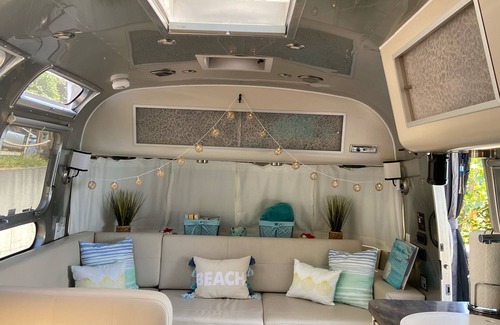 Camano Island House | "Seas the Moment" AIRSTREAM International SEA-RENITY Beach WATERFRONT & Kayaks