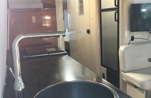 Camano Island House | "Seas the Moment" AIRSTREAM International SEA-RENITY Beach WATERFRONT & Kayaks