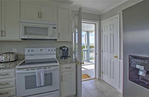 Emerald Isle House | Seas the Moment