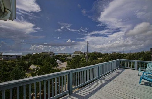 Emerald Isle House | Seas the Moment