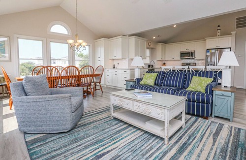 Carolina Dunes House | SEAS THE VIEW Oceanside, close to Duck Village, 7 bed, 4.1 bath, pool, hot tub, dogs allowed!