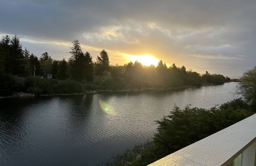 Ocean Shores House | Seascape # 9- Canal Front Condo