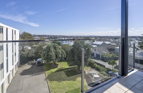 New South Wales Apartment | Seascape - Absolute Beachfront - Ocean Views