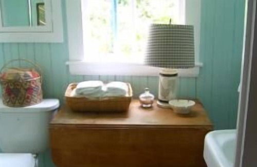 Mid-Coast and Islands House | Seascape Cottage- Presenting Ocean Views, Resort amenities, Sleeps 10