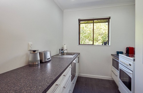Canterbury House | Seascape Retreat - Kaikoura Holiday Home