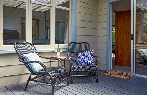 Canterbury House | Seascape Retreat - Kaikoura Holiday Home
