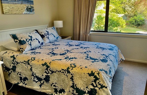Anakiwa House | Seascape - sea views you can reach out and touch
