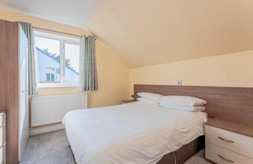 Woolacombe Villa | Seascape Villa 2 at Golden Coast Leisure Park O