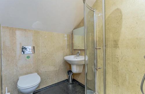 Woolacombe Villa | Seascape Villa 2 at Golden Coast Leisure Park O