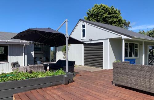 Waitarere Beach House | Seashell cottage