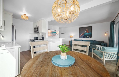 Balboa Peninsula Apartment | Seaside 1 BR Escape on the Iconic Newport Boardwalk
