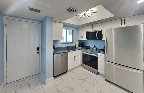 Mid Island Condo | Seaside 103 | Stylish Condo w/Stunning Views
