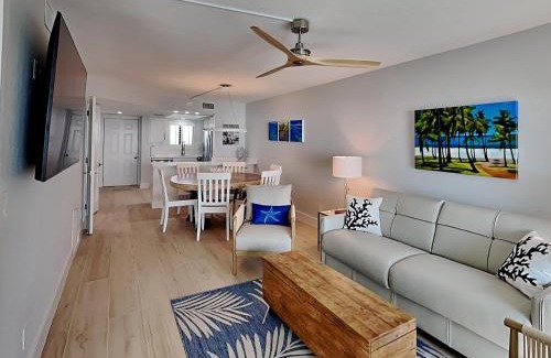 Mid Island Apartment | Seaside 405