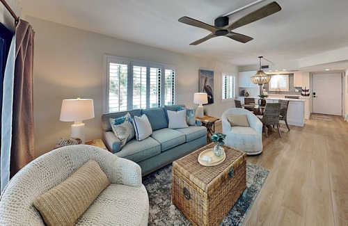 Mid Island Condo | Seaside 410 | Newly Updated Corner Condo w/Gulf Views