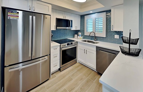 Mid Island Condo | Seaside 410 | Newly Updated Corner Condo w/Gulf Views