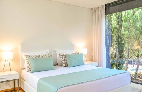 Carvalhal Hotel | Seaside Adventure: Beach Houses with Tennis, Near Sado Emotion - Free Parking!