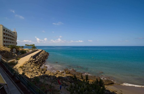 Patalavaca Apartment | ★Seaside Apt w/Sunset Views & Fast Wifi★