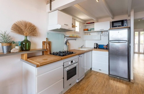 Sausset-les-Pins Apartment | Seaside Bliss in Sausset