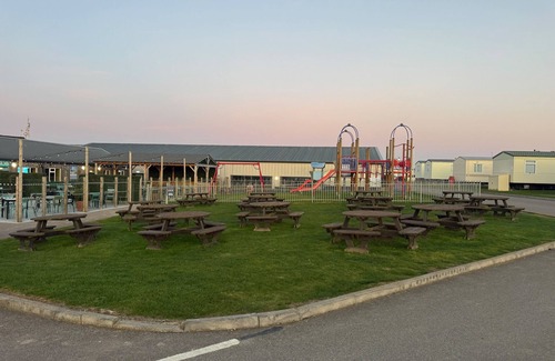 Leysdown-on-Sea House | Seaside Bliss Retreat in Heart of Isle of Sheppy