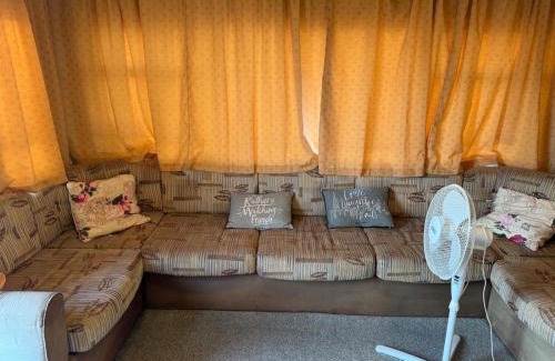 Leysdown-on-Sea House | Seaside Bliss Retreat in heart of isle of sheppy