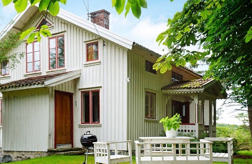 Uddevalla Municipality House | Seaside Charm in Bohuslan-By Traum