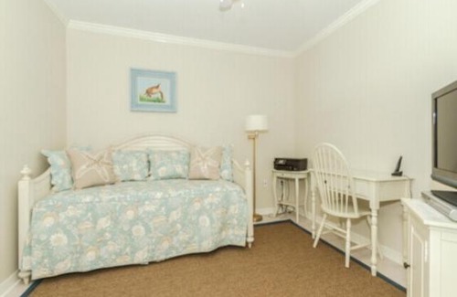 Park Shore Apartment | Seaside Condo with View and Pool