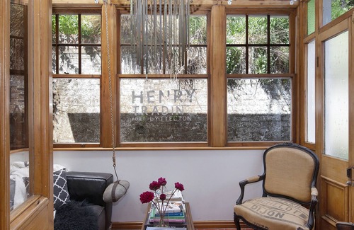 Christchurch City Centre House | SEASIDE COTTAGE, family friendly, with a garden in Lyttleton